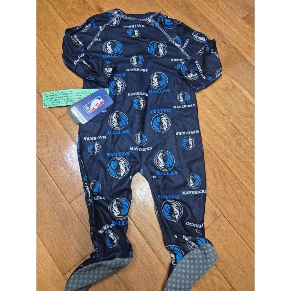 Dallas Mavericks Infant Team Raglan Full-Zip Sleeper -One Piece  Navy NEW 12M